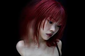 Foto da cantora AiNA THE END